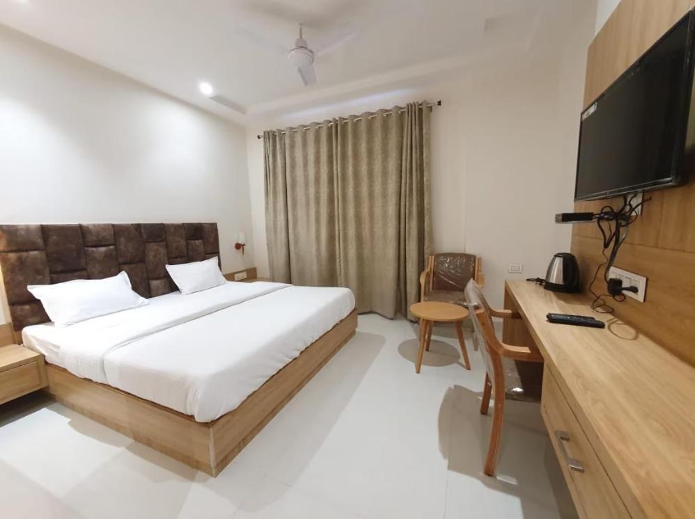 Hotel Scarlet Gwalior Extérieur photo